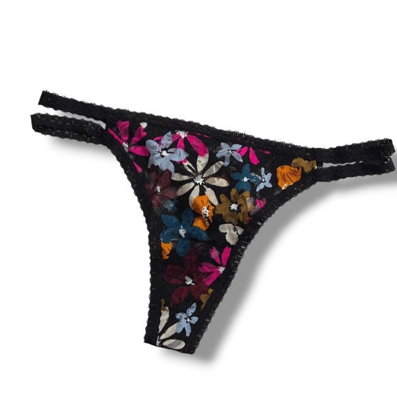 PINK VICTORIA’S SECRET Strappy Floral Lace Thong Panties Size Large - Picture 2 of 6